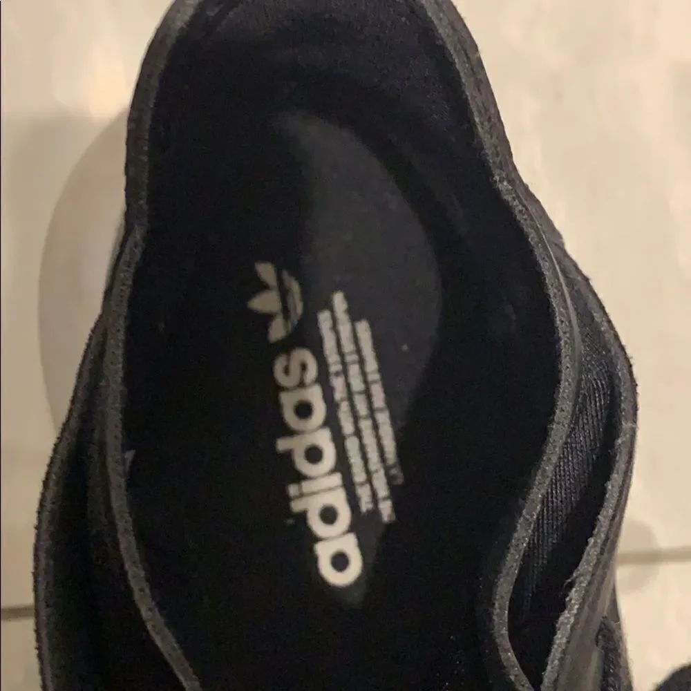 🎉Last deal 🎉Adidas sneakers 👟